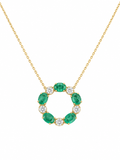 Colgante circular con esmeraldas ovaladas y diamantes alternados en oro de 18K, con cadena incluida